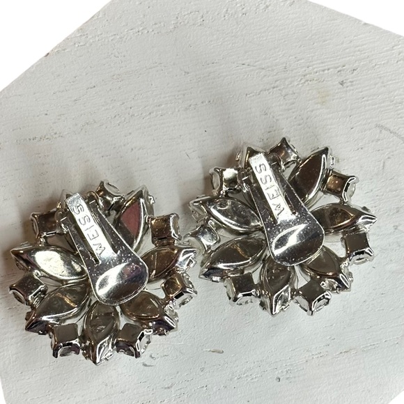 Weiss Signed Vintage 50s Rhinestone Clip On Earrings - Picture 5 of 5